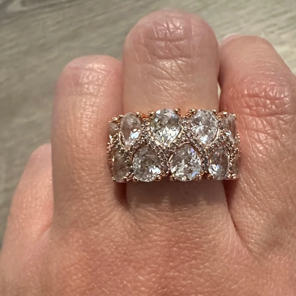 Bomb Party Women’s Set of Seven Pieces of Elegant Necklaces & Rings‎ Size 5 & 6 - Picture 4 of 13